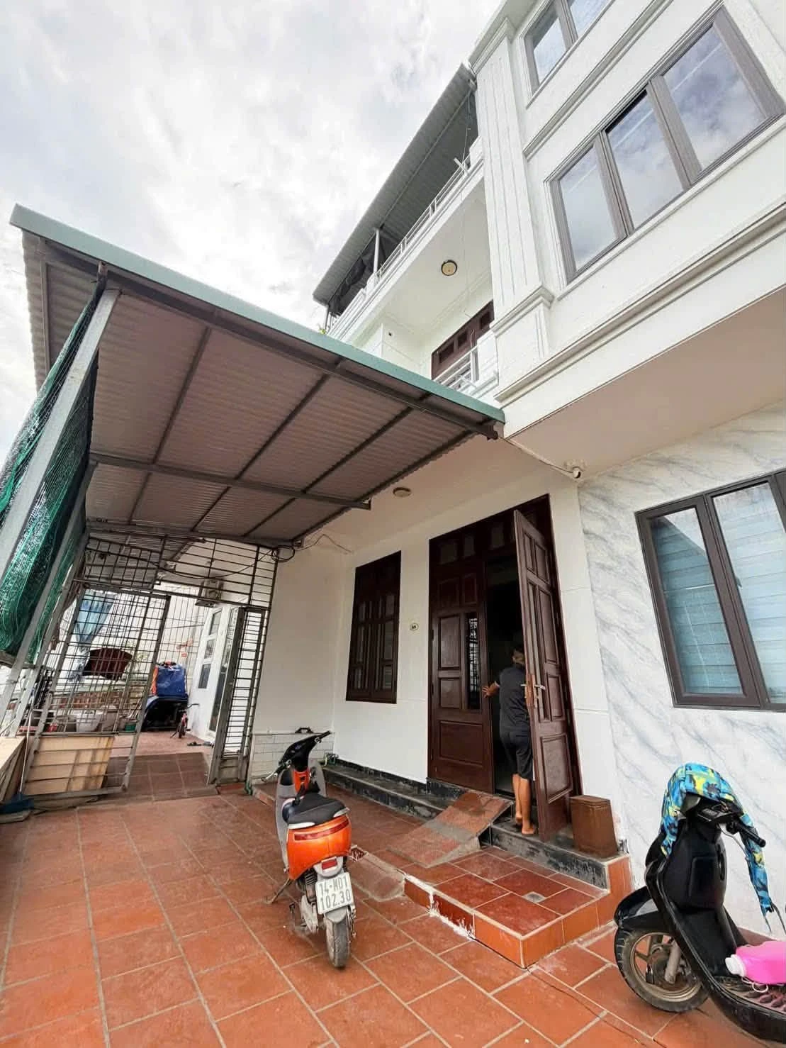 Bán nhà 3 tầng 3 phòng ngủ 68m² hơn 3 tỷ Quận 12 - Ảnh 1