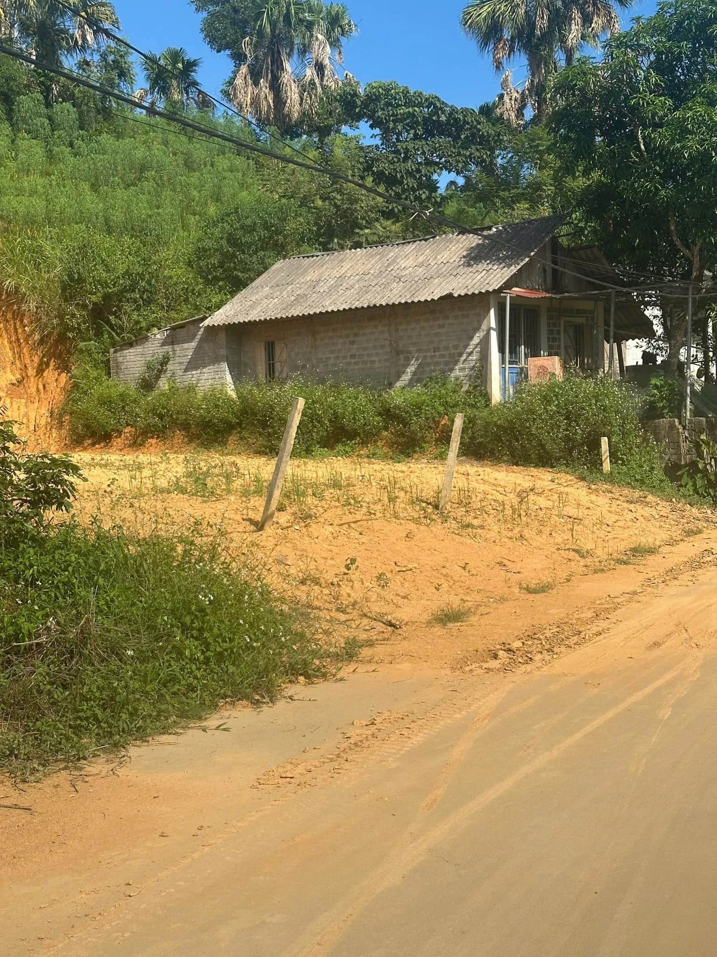Bán đất 195m2 mặt tiền đường bê tông gần 7m tại Tân Sơn, Phú Thọ, giá khoảng 100 triệu - Ảnh 1
