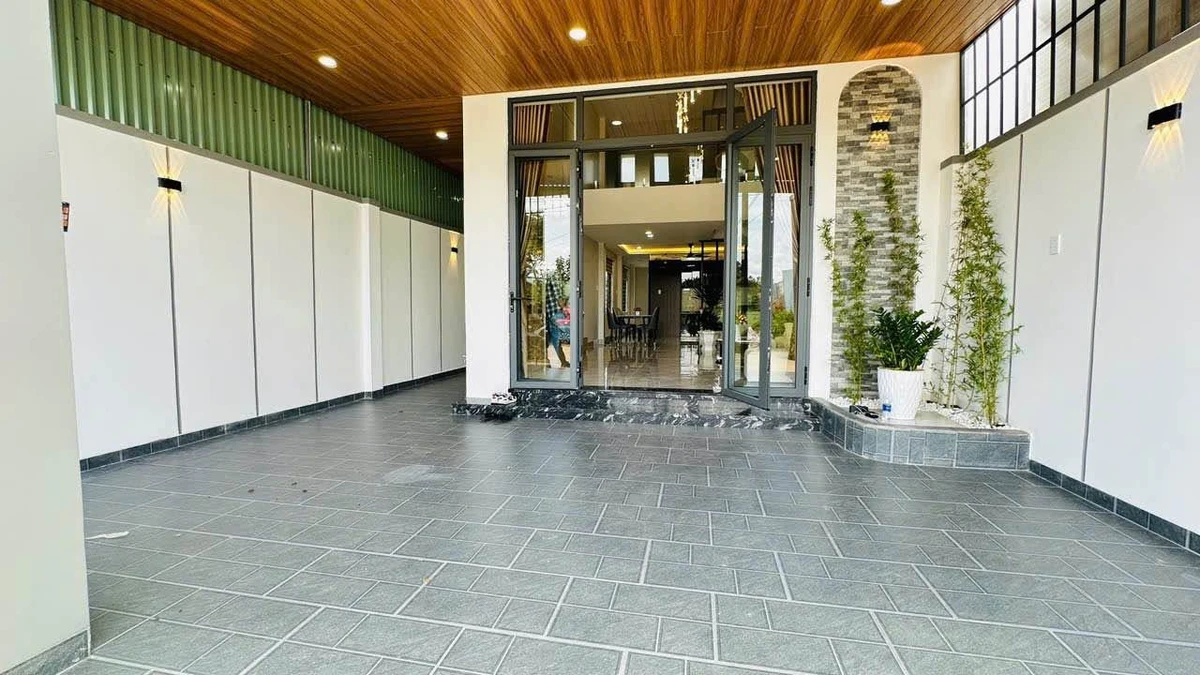 Bán nhà 1 trệt 2 lầu sân vườn 100m2, 3PN, hẻm 347 Phạm Văn Đồng, Gò Vấp - Ảnh thu nhỏ 4