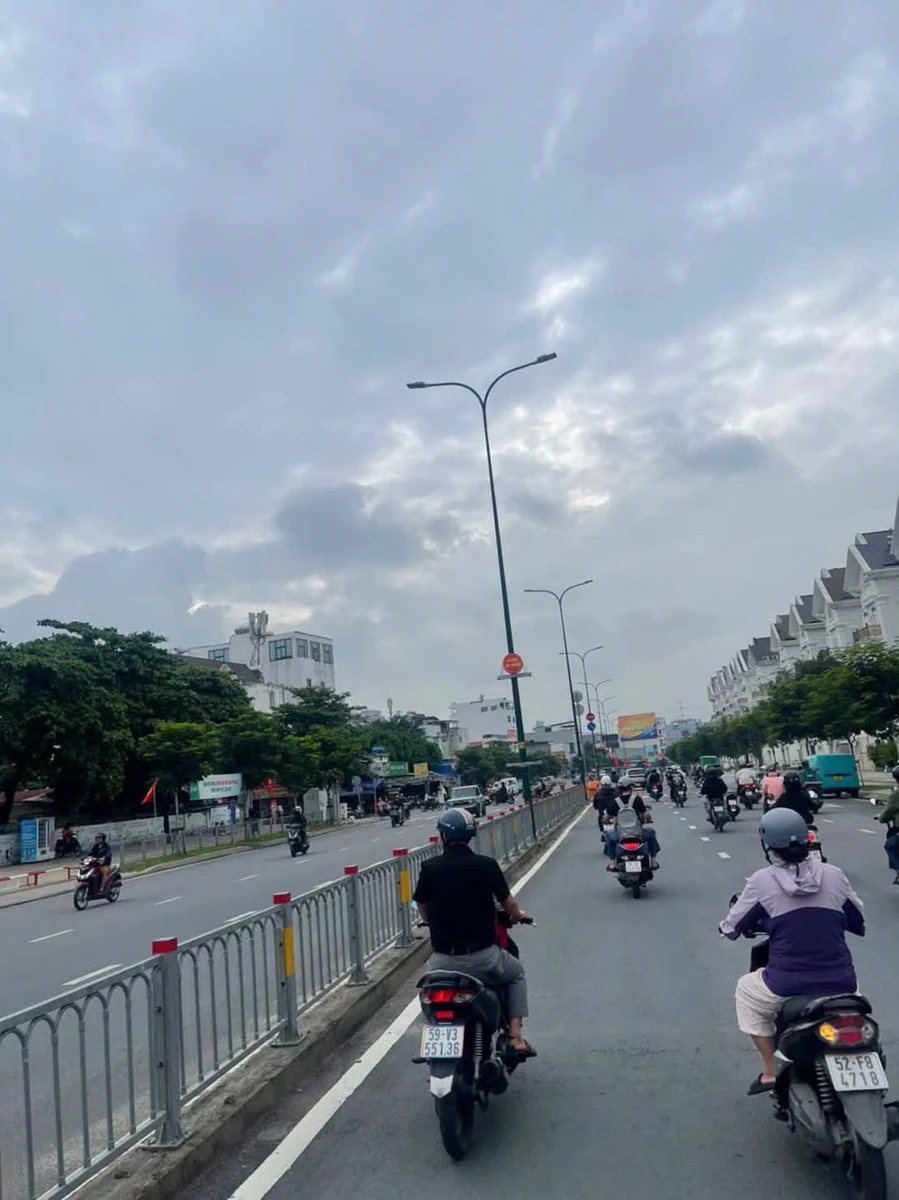 Bán nhà hẻm xe hơi Dương Quảng Hàm 220m² 18 tỷ - Ảnh 1