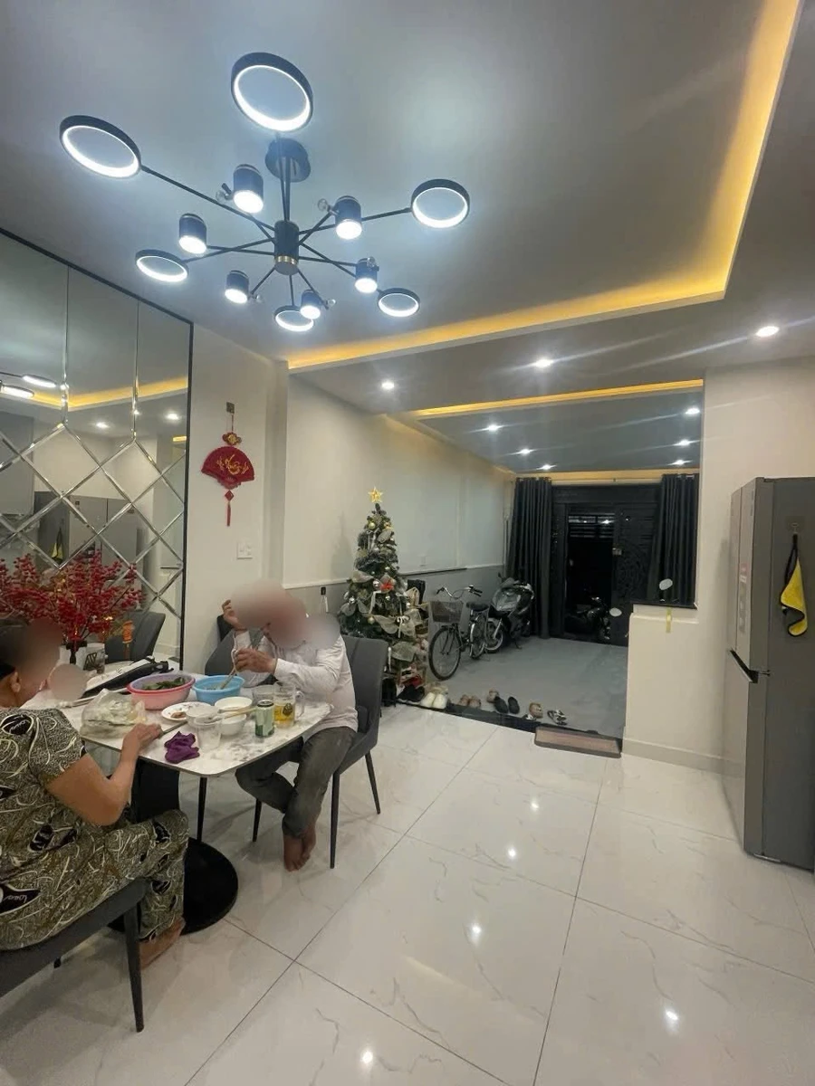 Bán nhà mặt tiền hẻm xe hơi 4PN 72m2 gần Phú Mỹ Hưng - Ảnh thu nhỏ 3