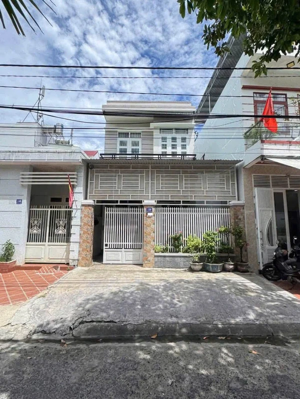 Bán nhà mặt đường Đào Duy Anh Nha Trang 90m2