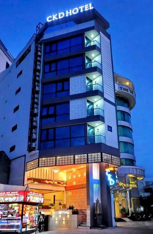 Bán khách sạn 8 tầng 123.5m² Nha Trang 49 tỷ gần biển