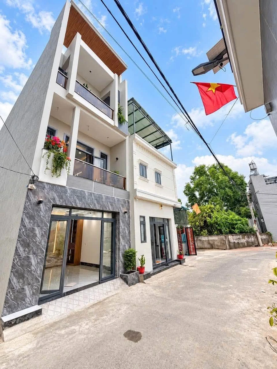 Bán nhà 3 lầu 4PN Hoá An, 82m², 4,95 tỷ - Ảnh 1