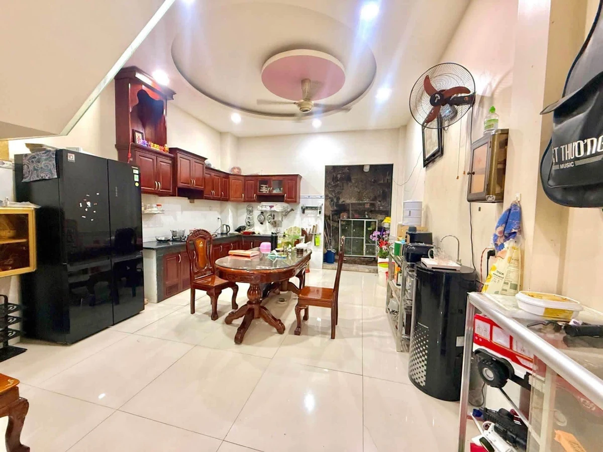 Bán nhà mặt tiền 81m2, 3 tầng, Dĩ An - trên 9 tỷ - Ảnh thu nhỏ 4