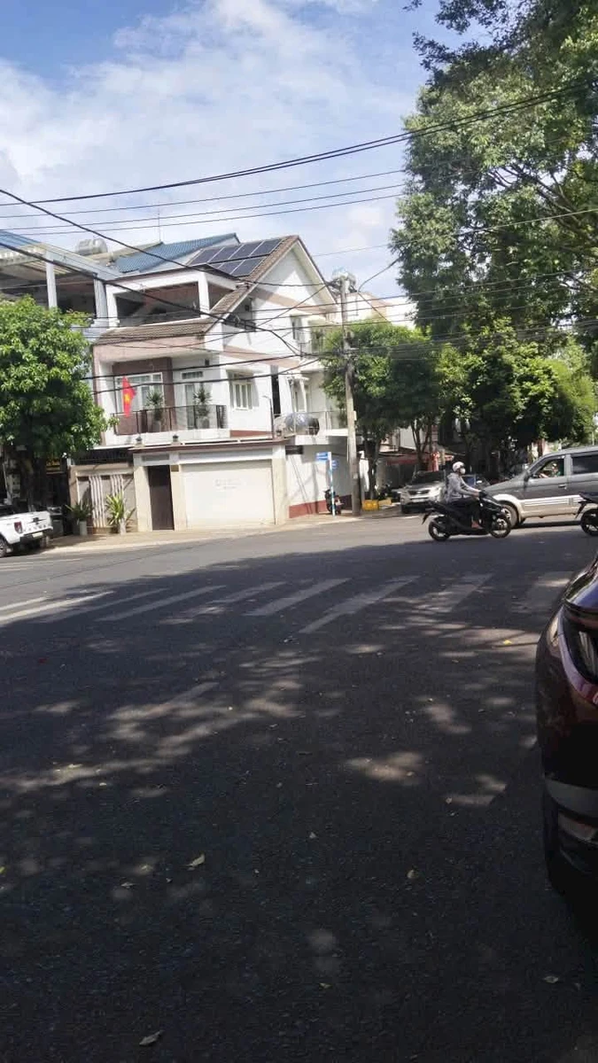 Bán nhà lầu mặt tiền Nguyễn Trãi, Buôn Ma Thuột, 30,5m² - Ảnh thu nhỏ 3