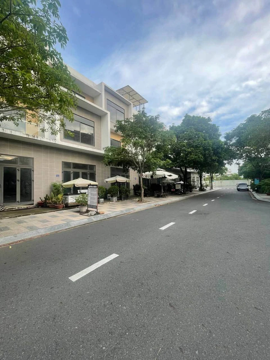 Bán nhà phố 4 phòng ngủ Bà Rịa Citi, 23 triệu/m² - Ảnh thu nhỏ 2