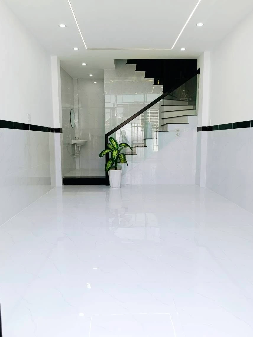 Bán nhà phố 3.5 tầng 105m² mặt tiền Quy Nhơn 2,99 tỷ - Ảnh 1