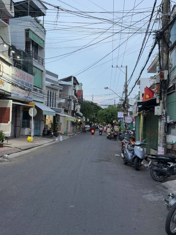Bán nhà mặt tiền Đồng Nai, Phước Hải, Nha Trang, 66m2, 5.8 tỷ
