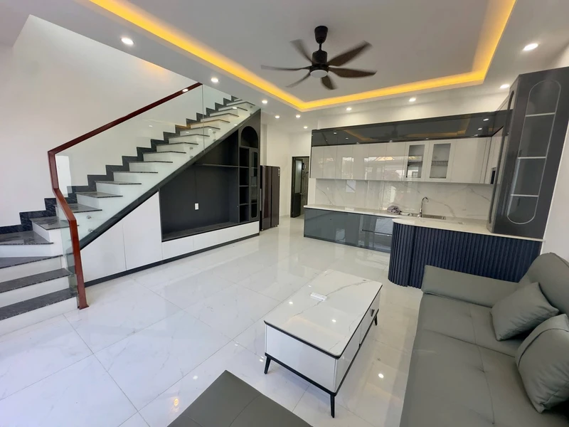 Bán nhà góc 3PN 110m2 mặt tiền 6m Khánh Hòa