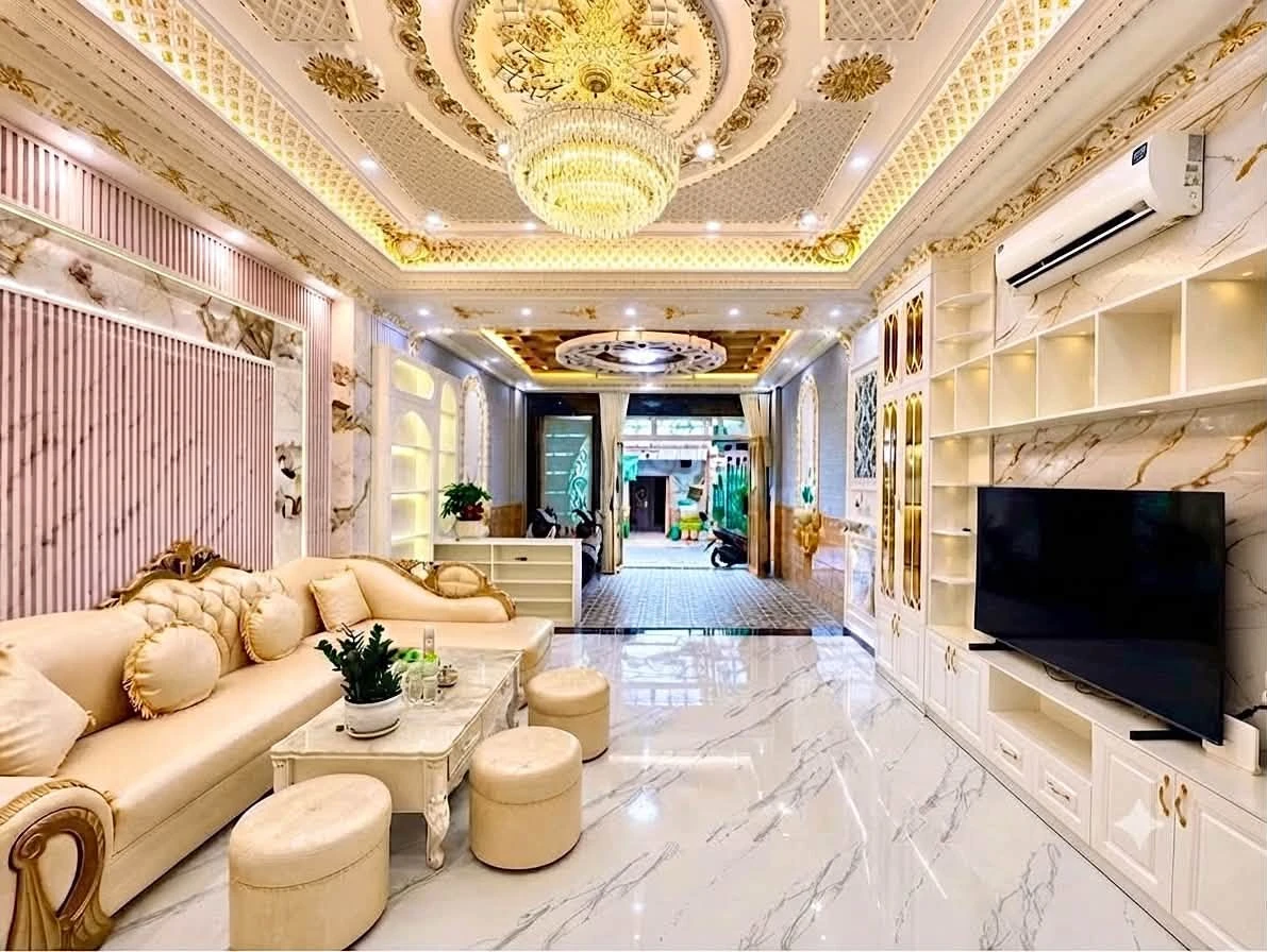 Bán nhà tân cổ điển 3 tầng 95m² có gara ô tô đường Đào Tông Nguyên, Nhà Bè - Ảnh thu nhỏ 2