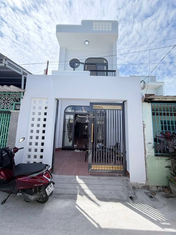 Nhà lầu mới xây 96m² 2 phòng ngủ, Phan Thiết, 2 tỷ 750 triệu