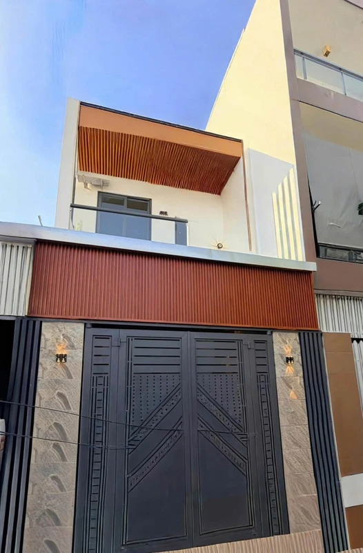 Bán nhà 3 phòng ngủ mới xây gần biển Trần Phú, Nha Trang