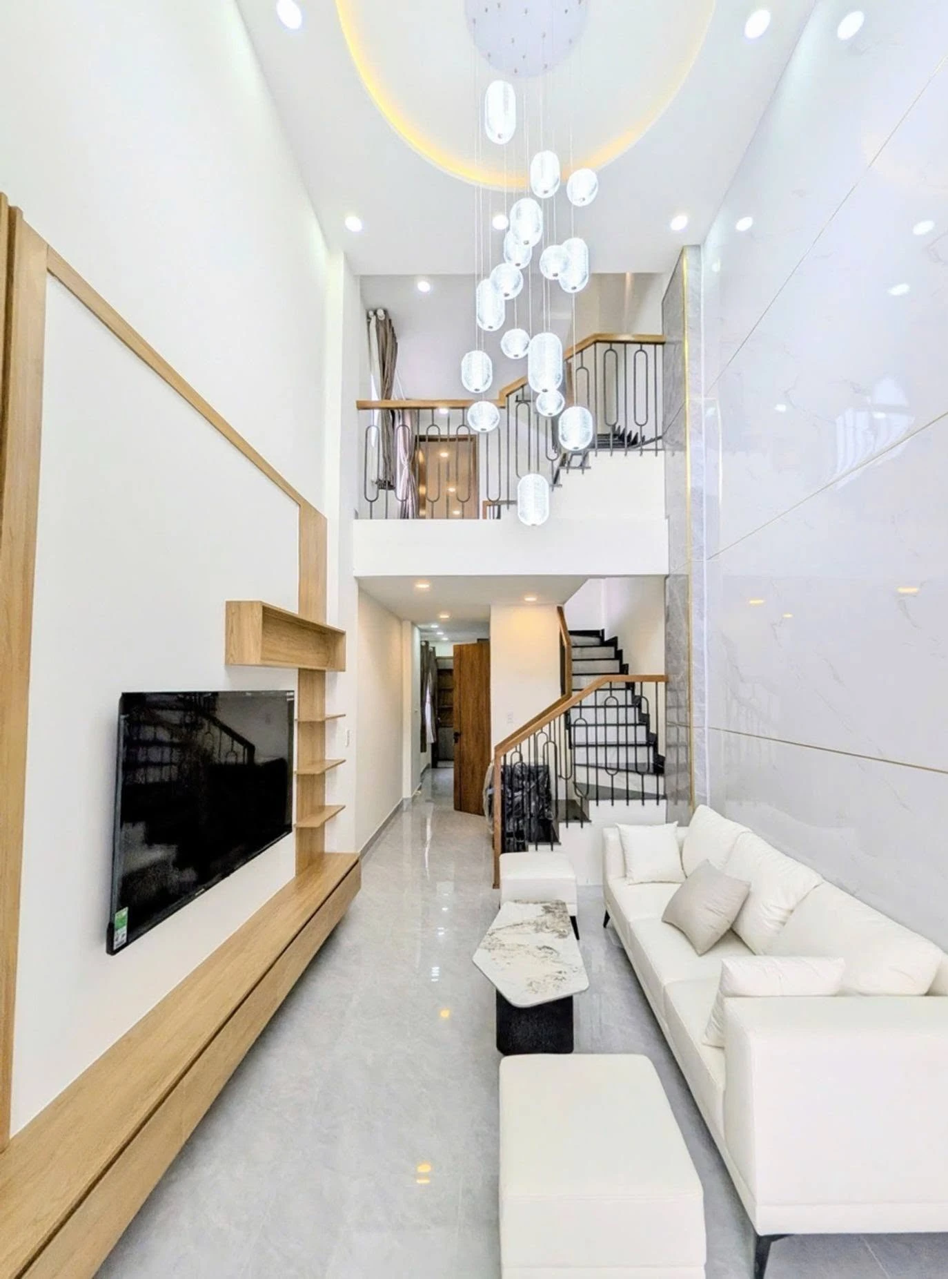 Bán nhà mặt tiền kinh doanh 3 tầng 50m2 đường Nguyễn Xí, Bình Thạnh giá 9,79 tỷ - Ảnh 1