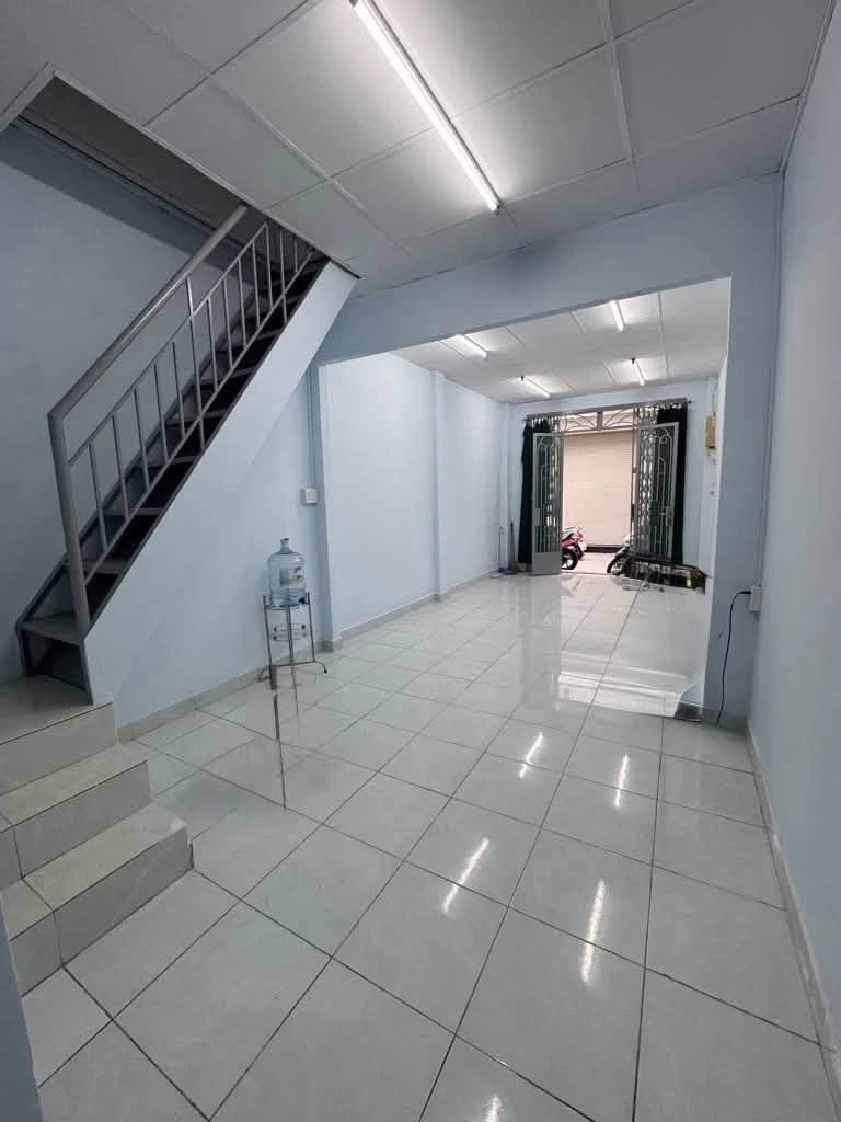 Bán nhà hẻm 2 tầng nở hậu 49m2, 3PN, Trần Bình Trọng, Quận 5, giá 8 tỷ - Ảnh thu nhỏ 3