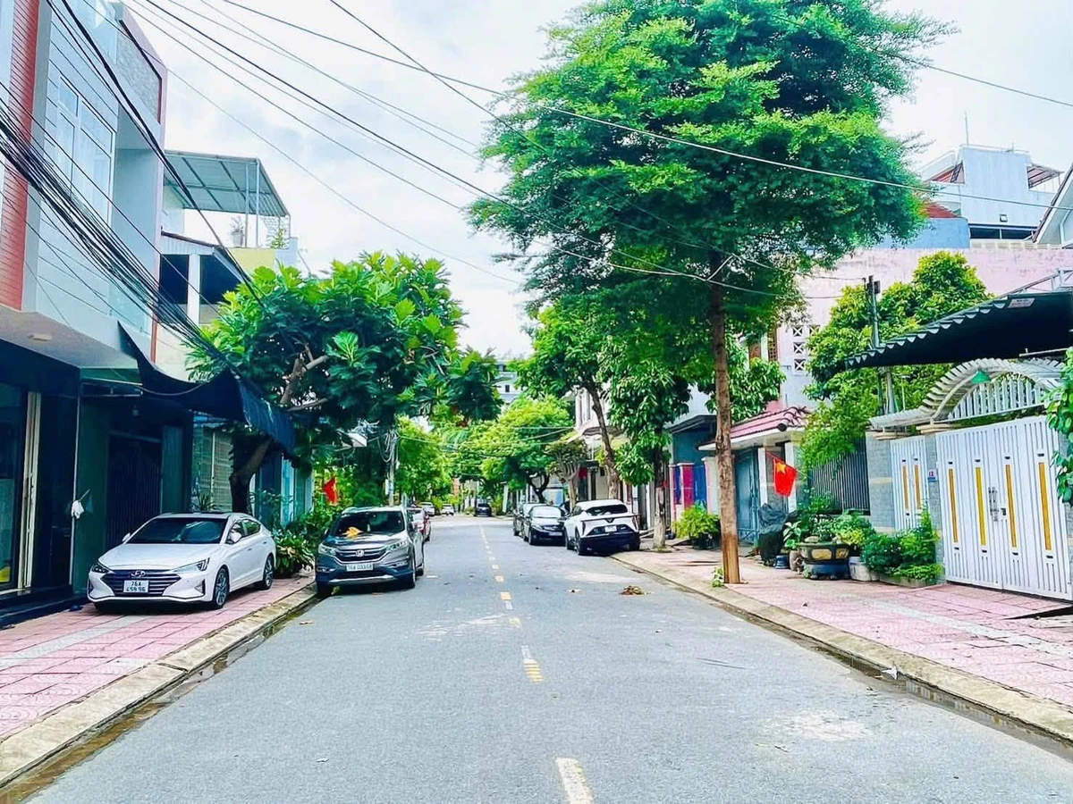 Bán lô đất mặt tiền Phạm Hàm, KDC Bà Triệu, 100m2, 2,5 tỷ - Ảnh 1