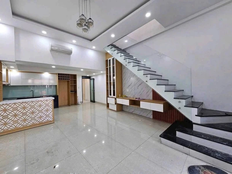 Bán đất 105m2 Trần Đình Tri, sát chợ sát biển skyzone