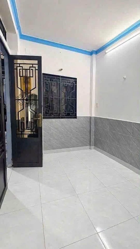 Cho thuê nhà nguyên căn 2PN Đoàn Văn Bơ, Quận 4, 18m²