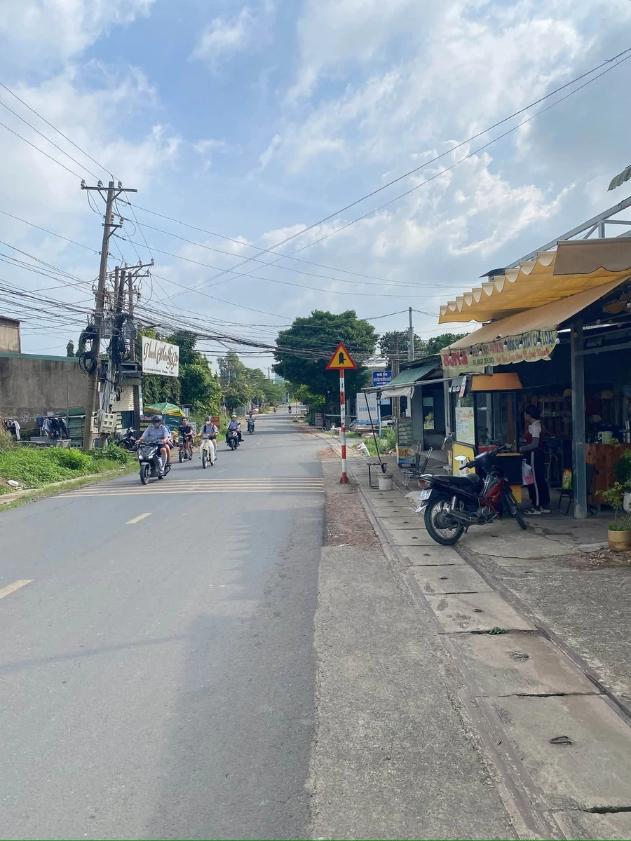 Bán nhà sổ riêng 125m2 3PN gần ngã tư Thu Hiền, Bình Minh, Đồng Nai giá 2,05 tỷ - Ảnh thu nhỏ 4