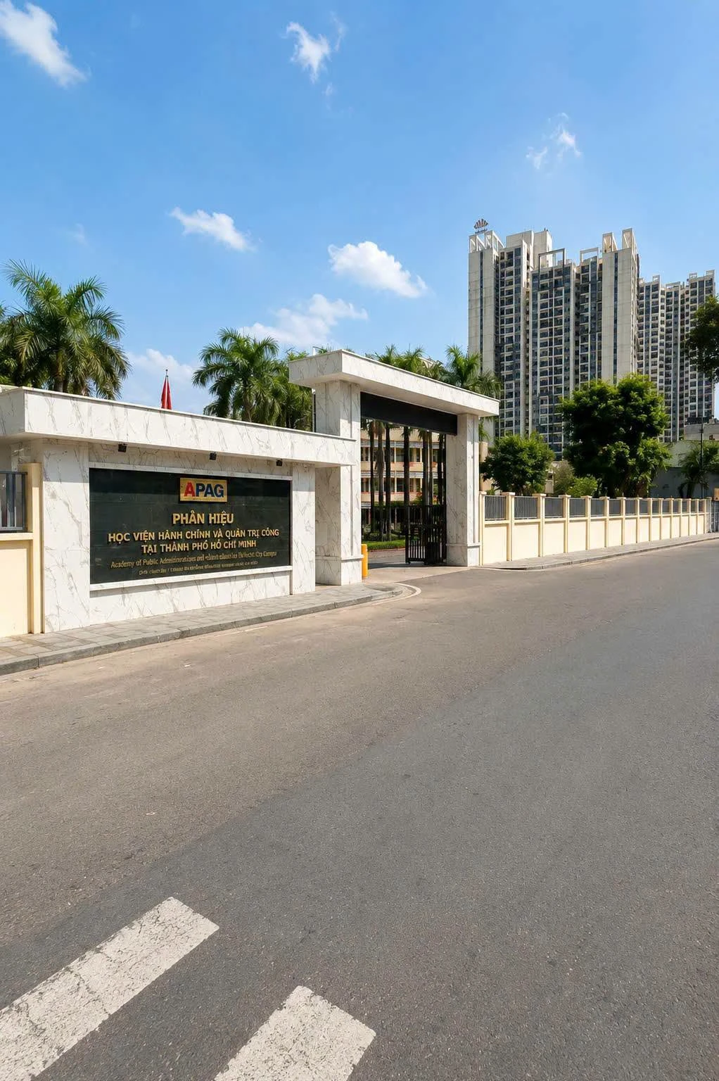 Bán nhà 4 tầng 61m² hẻm xe hơi đường 3 Tháng 2, Quận 10, full nội thất - Ảnh 1