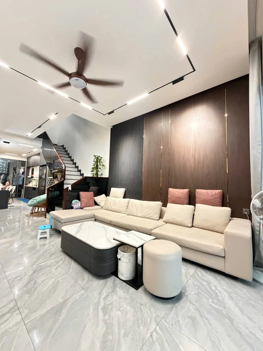 Bán nhà 3 tầng mặt tiền 100m² Bùi Thiện Ngộ, Đà Nẵng 7 tỷ - Ảnh thu nhỏ 2