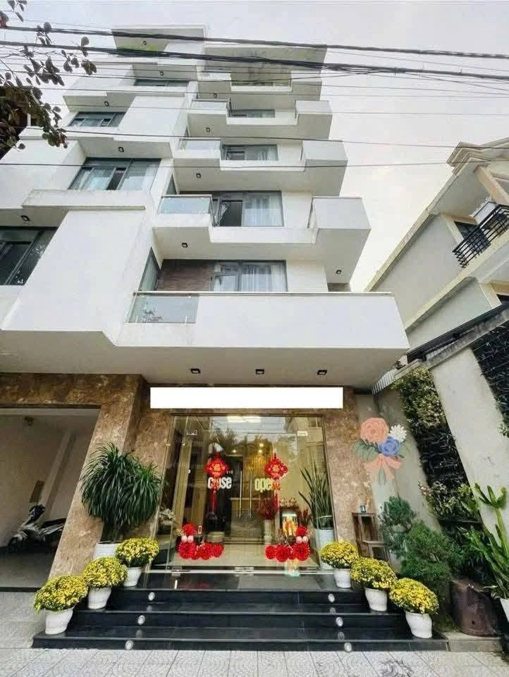 Bán khách sạn 7 tầng mặt tiền Phạm Văn Đồng 16 tỷ, 161m2 - Ảnh 1