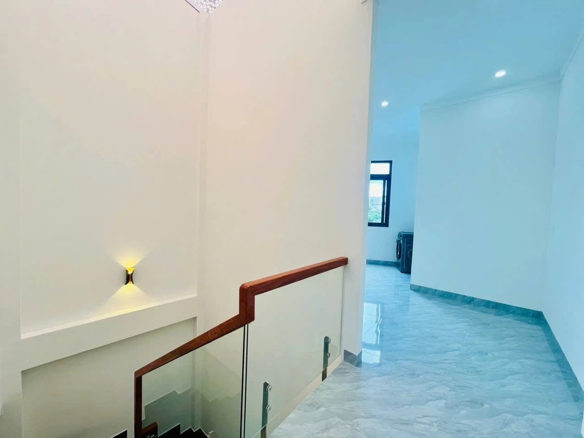 Bán nhà 3 tầng mặt tiền Hùng Vương 180m², Quận 5 - Ảnh thu nhỏ 3