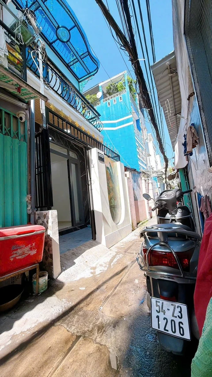 Bán nhà mới Quận 4 Đoàn Văn Bơ 65.8m² 3 phòng ngủ 5.25 tỷ - Ảnh thu nhỏ 2