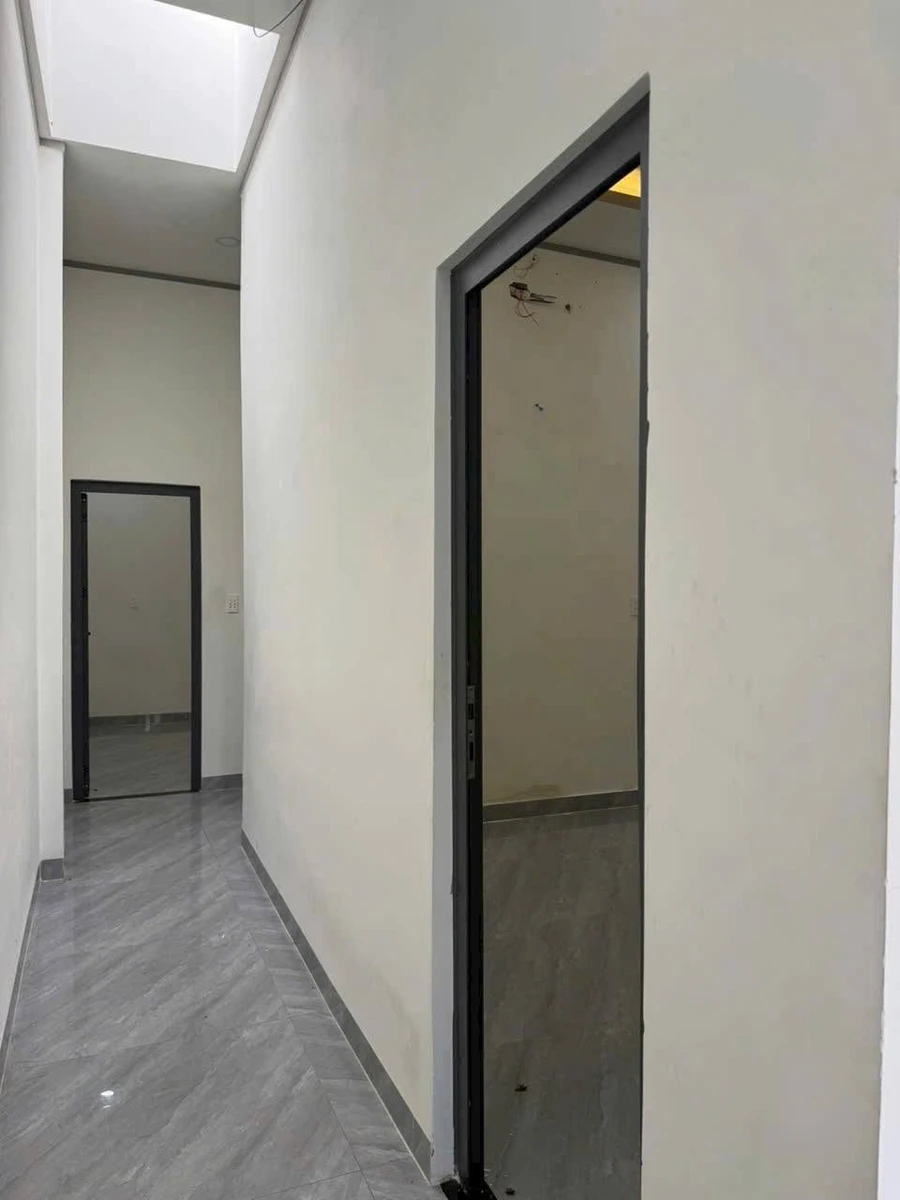 Bán gấp nhà cấp 4 5x20m sổ hồng riêng, 2PN, gần ngã 3 Mỹ Hạnh Nam, Hóc Môn - Ảnh thu nhỏ 4