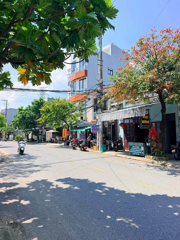 Nhà bán 3 tầng 60m2 mặt tiền 7,5m Nha Trang