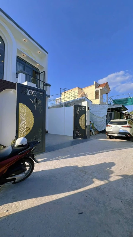 Nhà mới 1 trệt 1 lầu bán 2.9 tỷ, 131.4m² Bến Tre