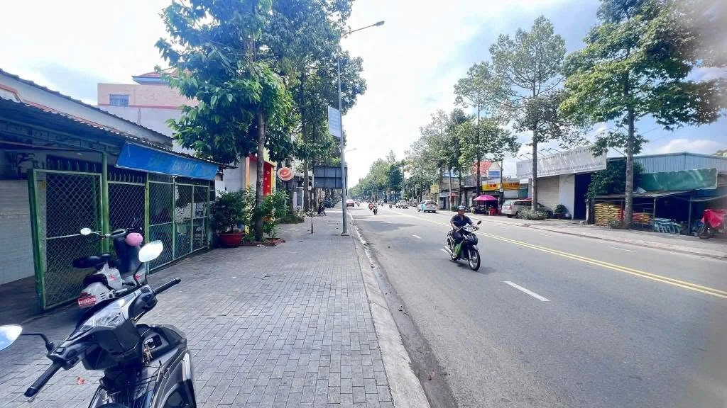 Bán nhà cấp 4 mặt tiền Lê Hồng Phong, Phú Lợi, 149m2, 5.8 tỷ - Ảnh 1