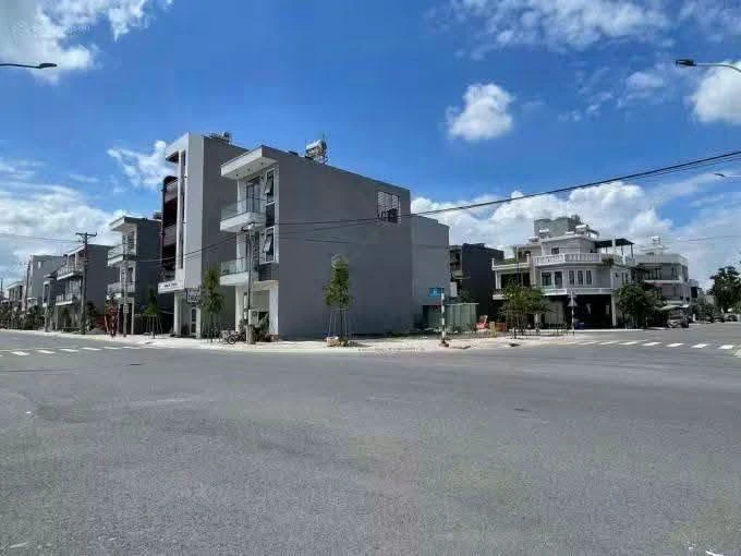 Bán nhà 1 trệt 3 lầu 5x13,5m full nội thất, Đông Hòa, Dĩ An, giá 8,6 tỷ - Ảnh thu nhỏ 2