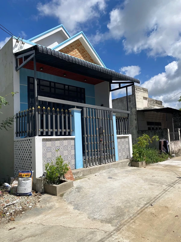 Bán nhà mặt tiền 5x20m 2PN gần UBND Mỹ Hạnh, Đức Hòa, giá 950 triệu