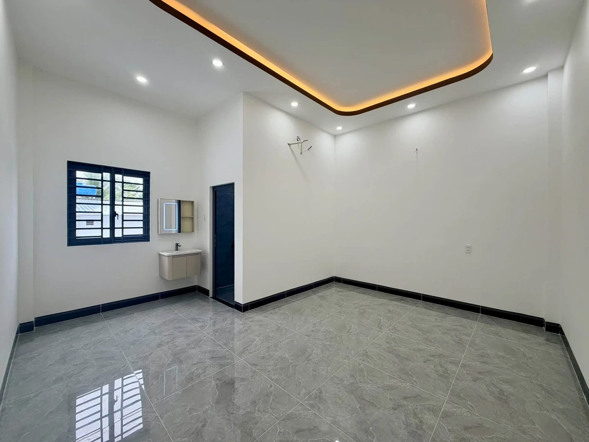 Nhà mặt đường Hoàng Lê Kha 80m² 3PN, Rạch Giá 2 tỷ 050 - Ảnh thu nhỏ 2