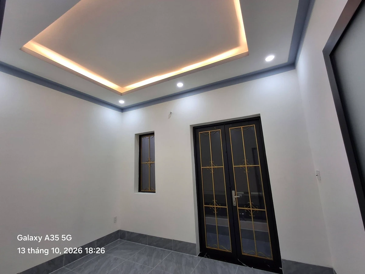 Bán nhà 84m² 3 phòng ngủ 2.2 tỷ Cần Giuộc - Ảnh 1