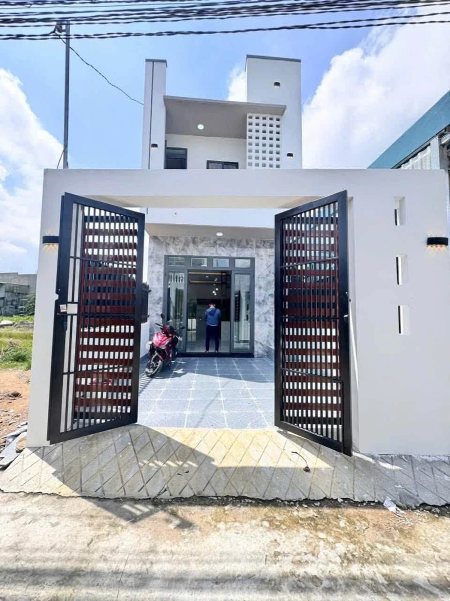 Bán nhà hoàn công 4,5x18m, 3 phòng ngủ 2WC giá 1,8 tỷ tại thị trấn Đức Hòa - Ảnh thu nhỏ 2