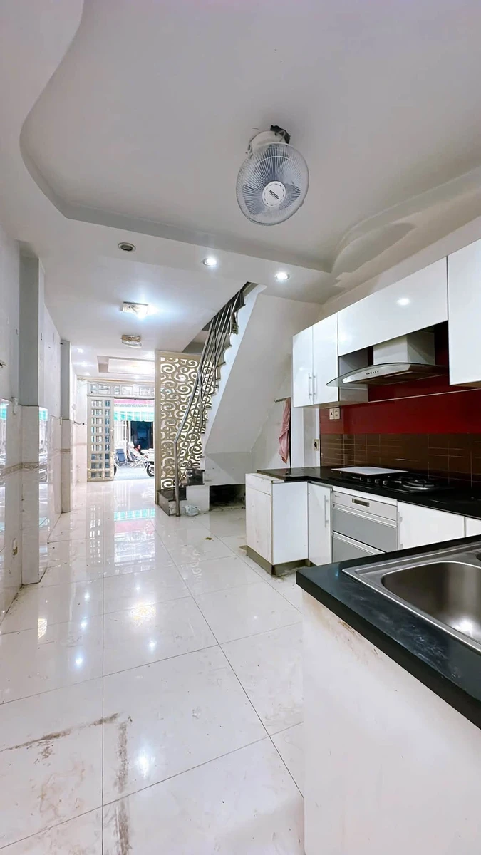 Bán nhà 1 trệt 3 lầu 30,3m2 khu đường số Quận 4, 3PN 4WC, giá khoảng 7 tỷ - Ảnh thu nhỏ 2