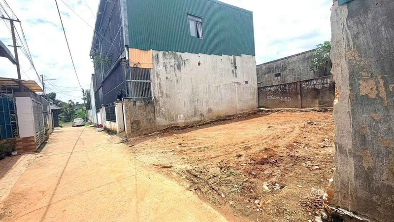 Bán lô đất 7x10m hẻm 52 Phùng Hưng đối diện Đại học Tây Nguyên, Buôn Ma Thuột