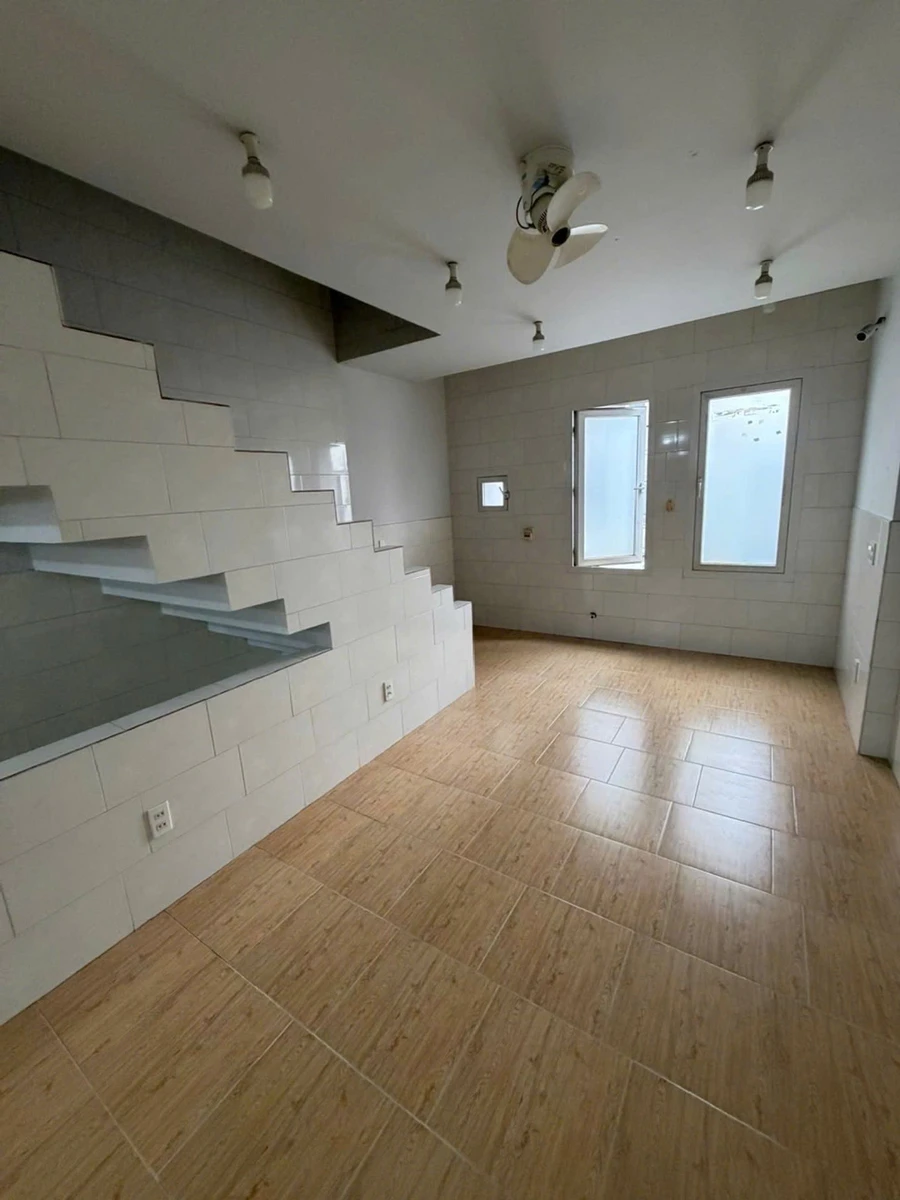 Bán nhà 3 tầng 76m2 hẻm ô tô đường Vườn Lài, Tân Phú giá 9 tỷ - Ảnh thu nhỏ 3