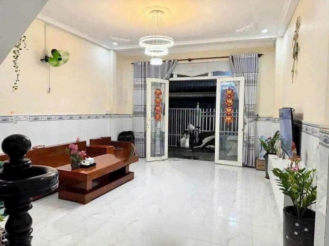 Bán nhà mặt tiền U Minh 10, 4,65x17m, 1 trệt 1 lầu, 2 phòng ngủ, gần chợ Rạch Sỏi - Ảnh 1