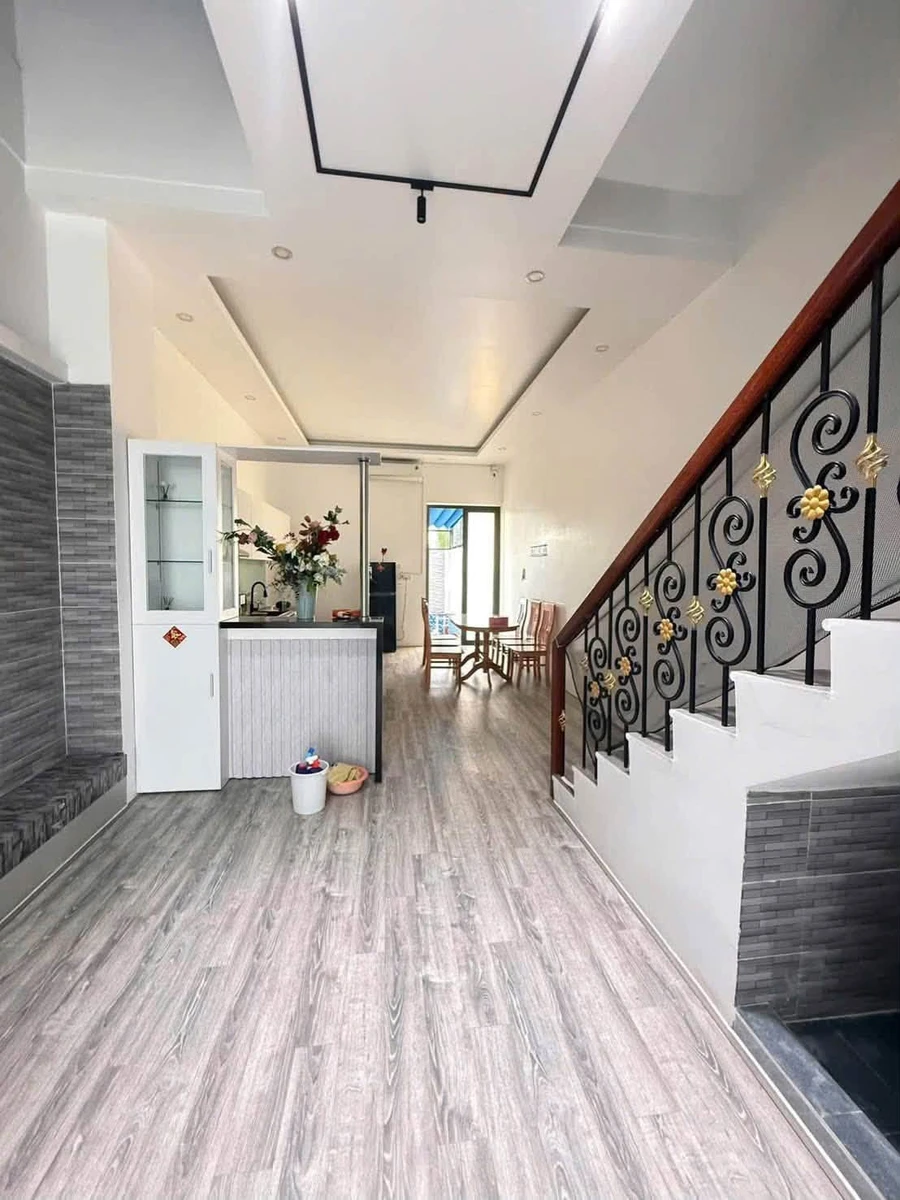 Bán nhà lầu mặt tiền Hùng Vương Tây Ninh 134m² giá 3,3 tỷ - Ảnh thu nhỏ 2