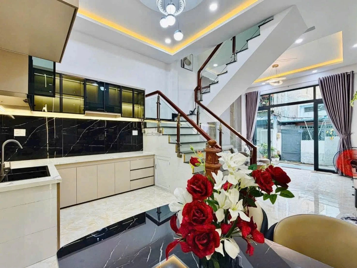Bán nhà 81m² 4 phòng ngủ full nội thất Gò Vấp 6,15 tỷ - Ảnh thu nhỏ 5