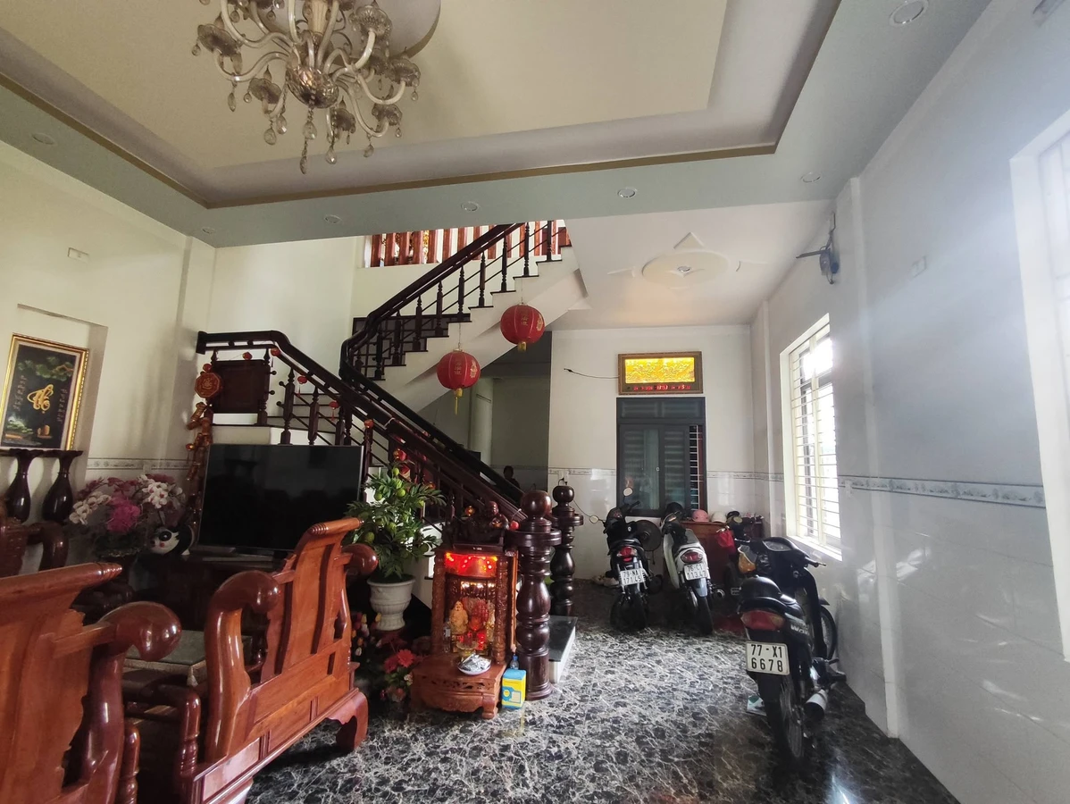 Bán nhà 4 tầng 4PN mặt tiền Quang Trung, 96m², 2.8 tỷ - Ảnh 1
