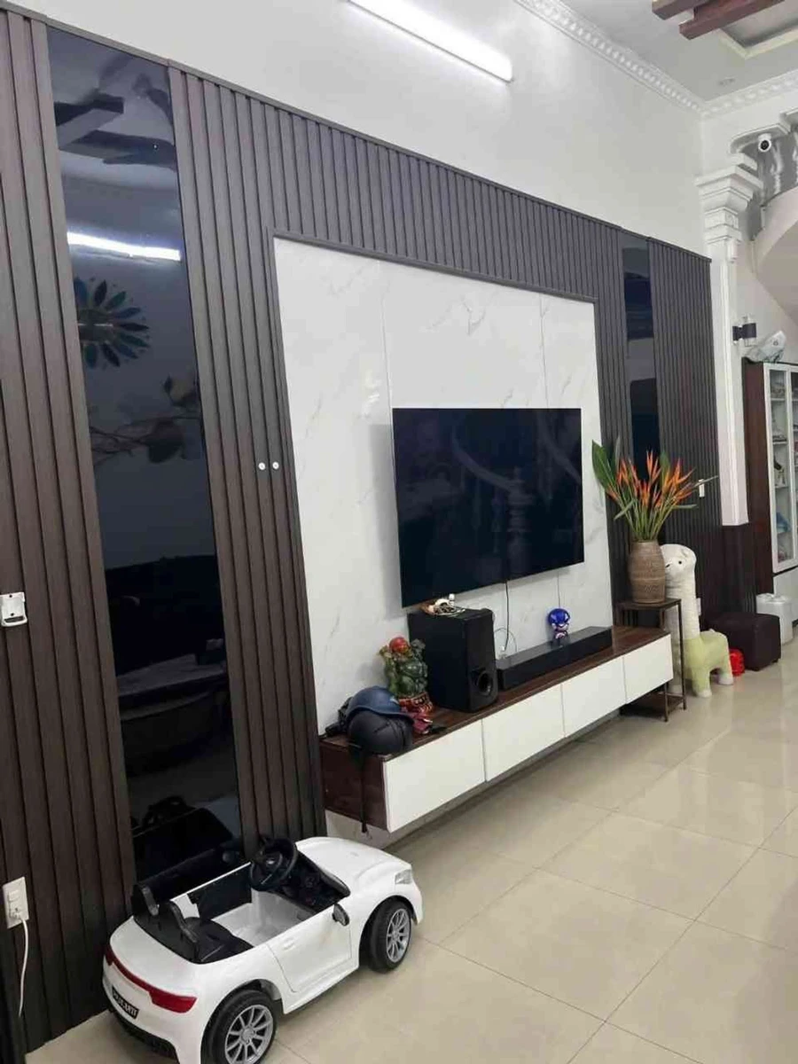 Bán nhà phố 4 tầng 72m2 gần Văn Cao chưa đến 4 tỷ - Ảnh 1