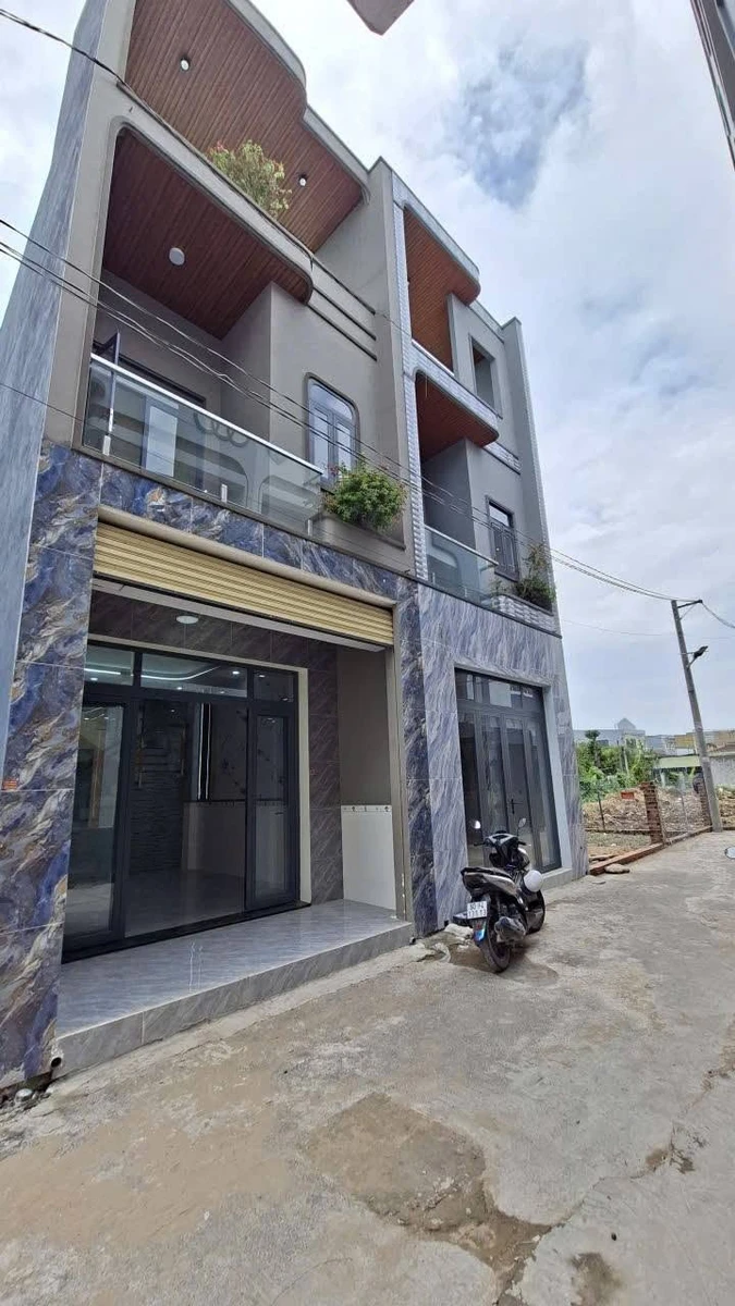 Bán nhà 1 lầu 1 trệt 3PN 130m2 Thủ Đức 2,75 tỷ - Ảnh thu nhỏ 2