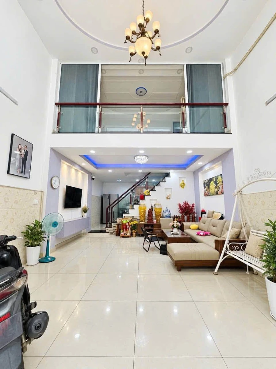 Bán nhà hẻm ô tô 3 tầng 59m² đường Trịnh Đình Trọng, Tân Phú giáp Quận 11, giá 6,2 tỷ - Ảnh 1