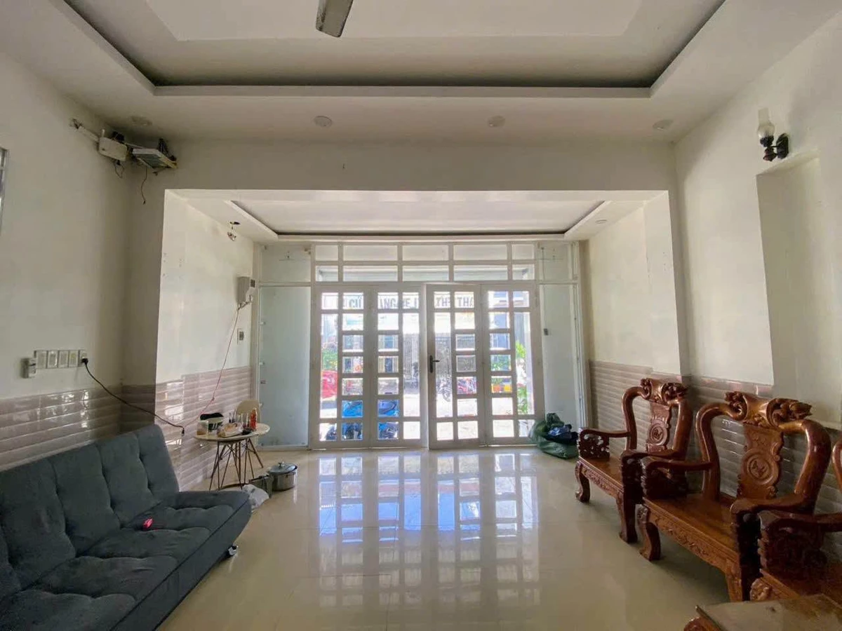 Bán nhà 1 trệt 1 lầu 80m² Rạch Giá, Kiên Giang, 2 tỷ 950 triệu - Ảnh thu nhỏ 5