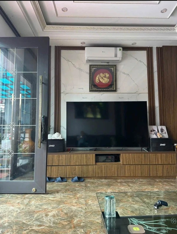 Bán nhà 4 tầng 77m2 mặt tiền 5,25m, gần 4 tỷ, Bãi Cháy