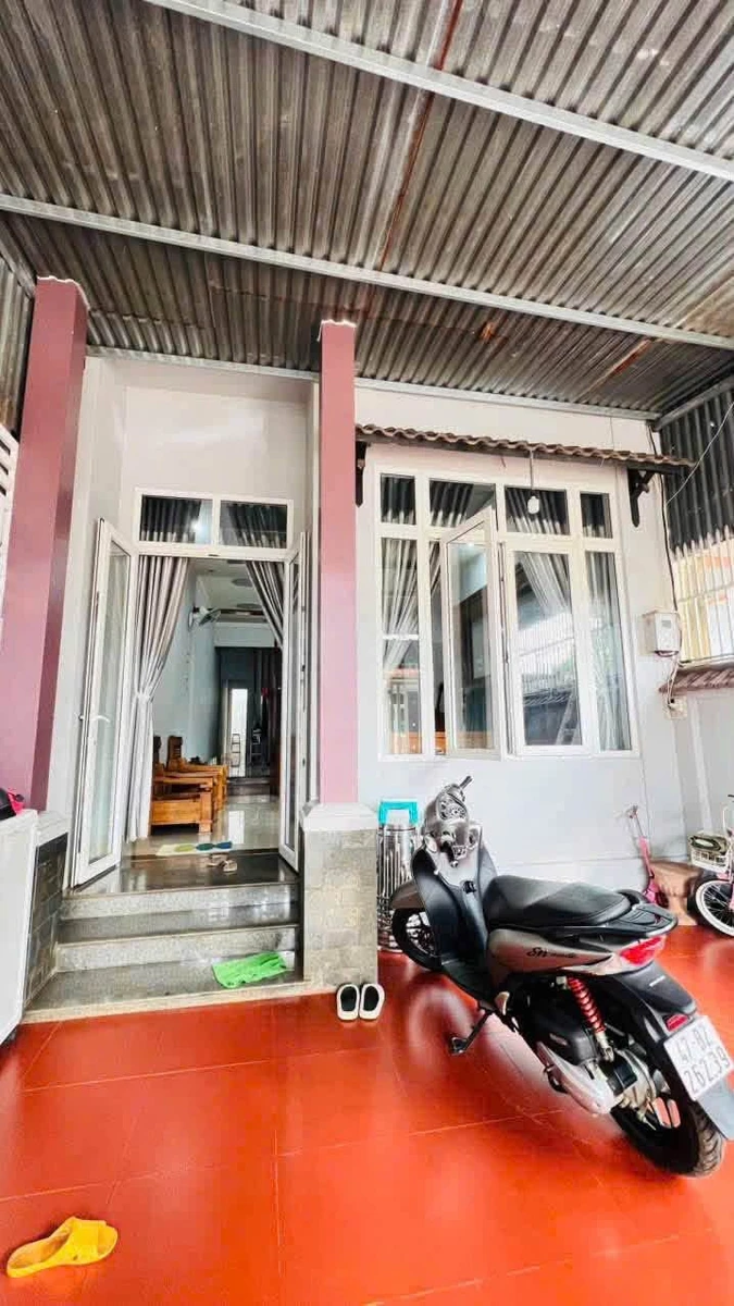 Nhà mái thái 3 ngủ hẻm Trịnh Văn Cấn 5,6 tỷ - Ảnh thu nhỏ 2